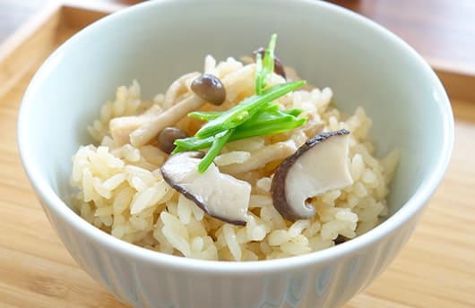佐賀_鶏ときのこの味わい炊き込みごはん